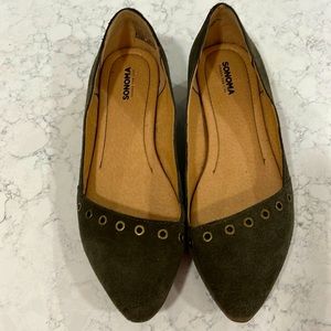 Green Women’s Flats